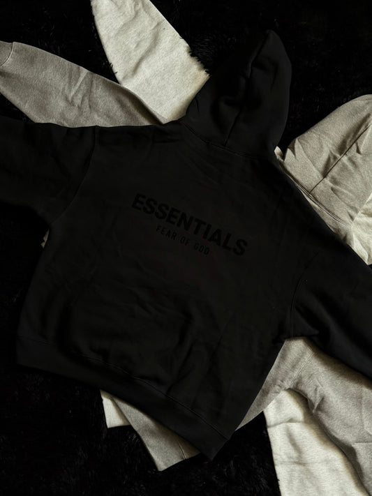 ESSENTIALS BLACK